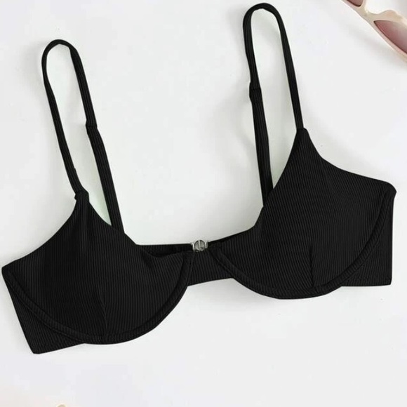 Super cute black bikini top - Picture 2 of 3